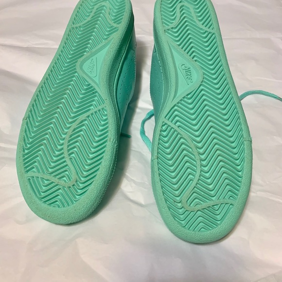 Nike Tennis Classic Premium GS Shoes - Picture 3 of 5